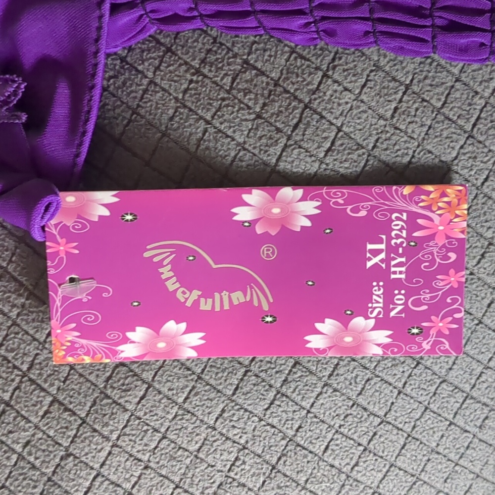 Purple floral dress with lace accents - Picture 5 of 5